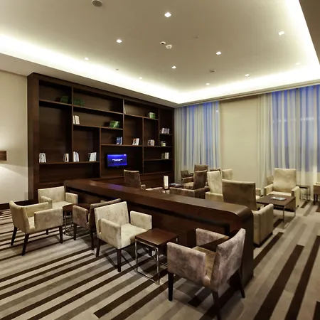 فندق هيلتون جاردن إن 4*