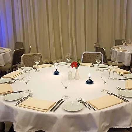 호텔 Hilton Garden 4*