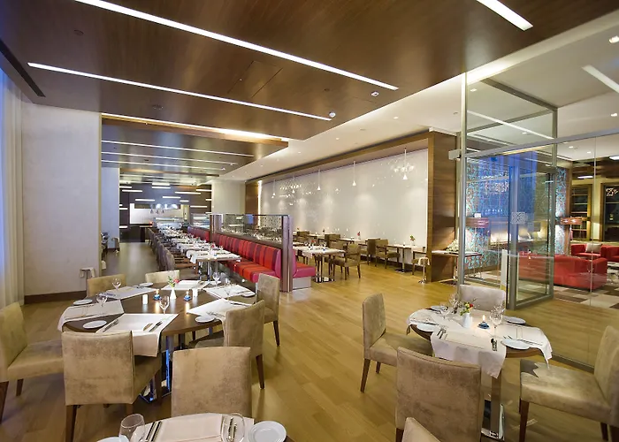 Hilton Garden Hotel 4*